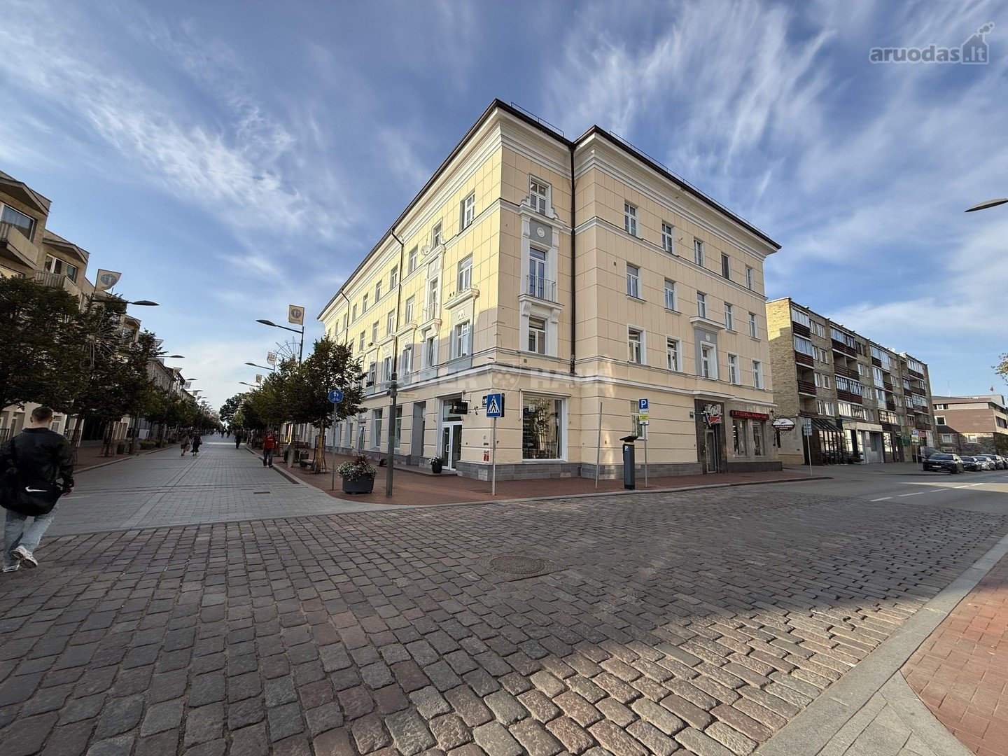 Išnuomojamas 2 k. butas su baldais ir buitine