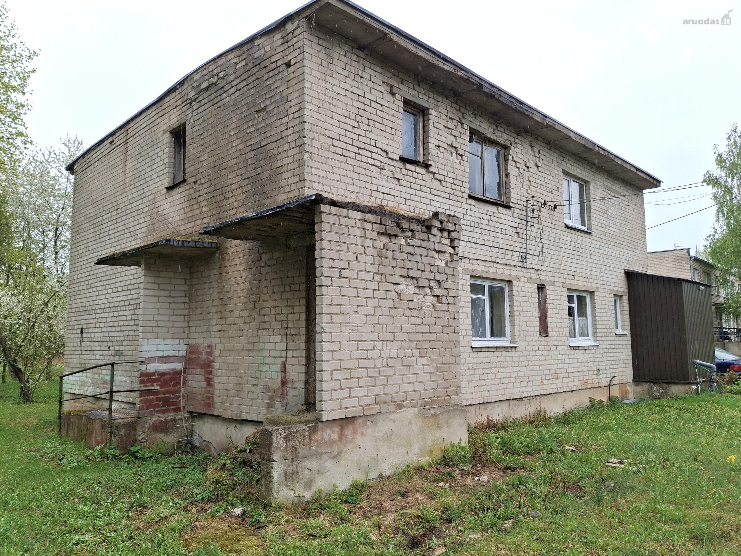 2 kambarių butas su priklausiniais