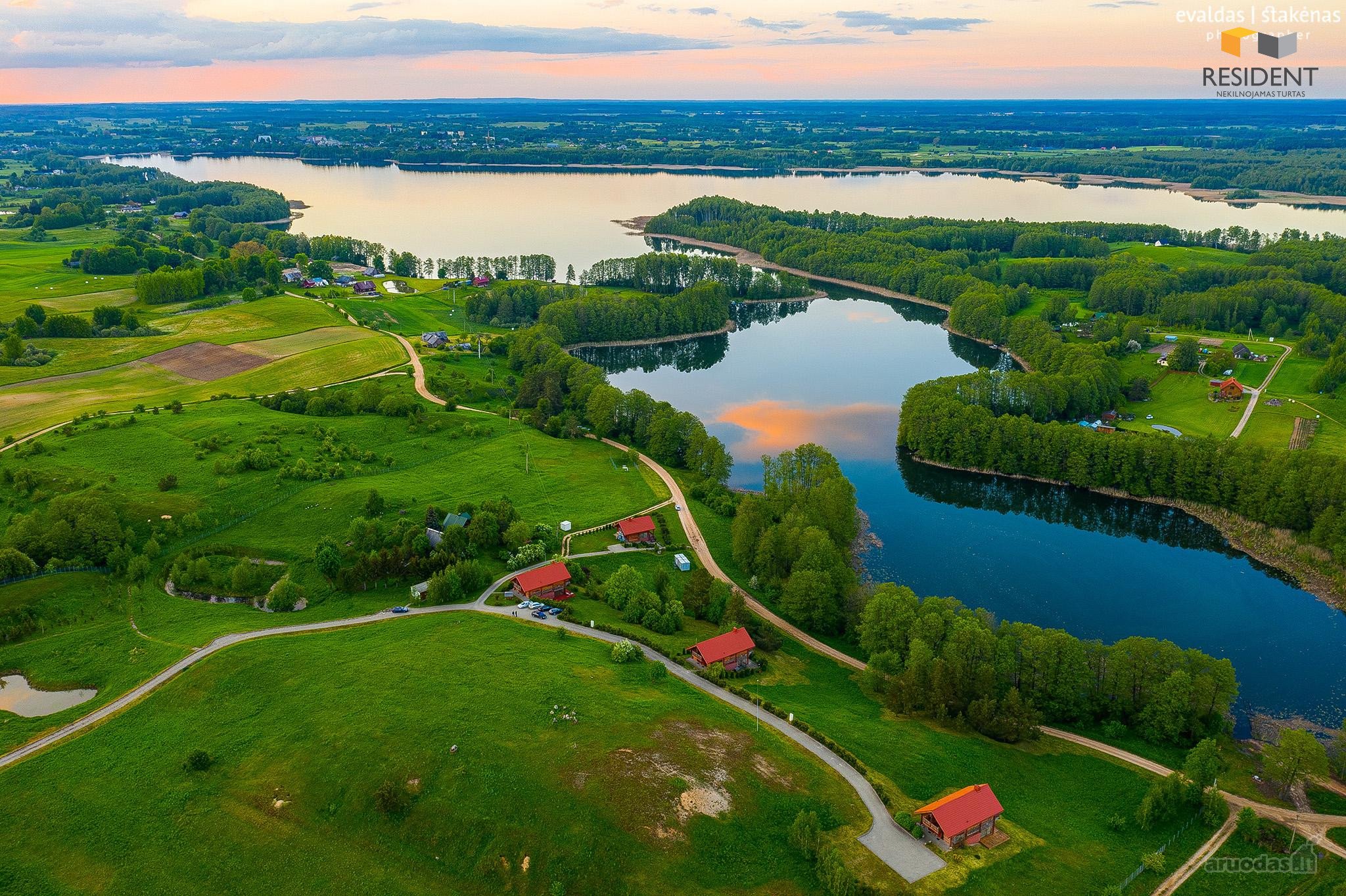 Parduodama Išskirtinė Sodyba Su 7,7 Ha Sklypu