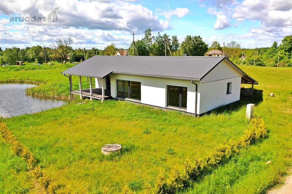 Naujas, Modernus Namas Su Erdviu Žemės Sklypu
