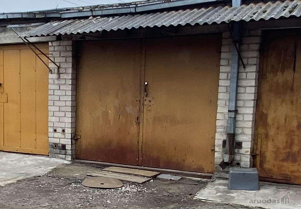 Parduodu mūrinį garaza su rusiu šalia