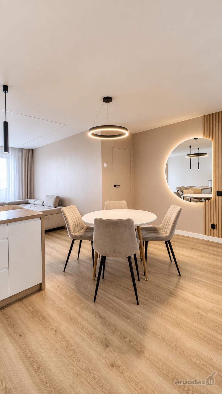 Nt brokerių prašome netrukdyti.