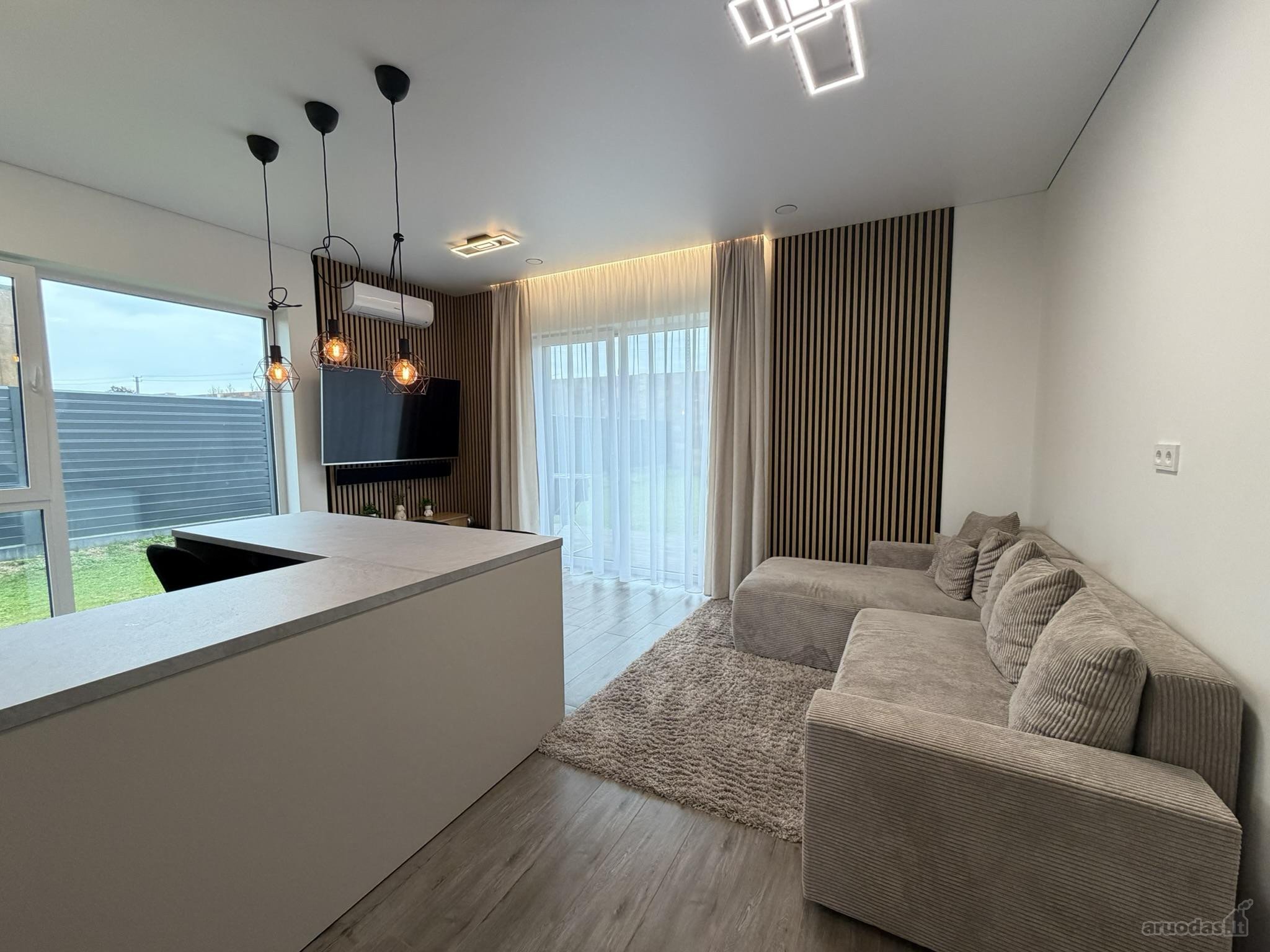 Parduodamas Šviesus, Jaukus Ir Pilnai