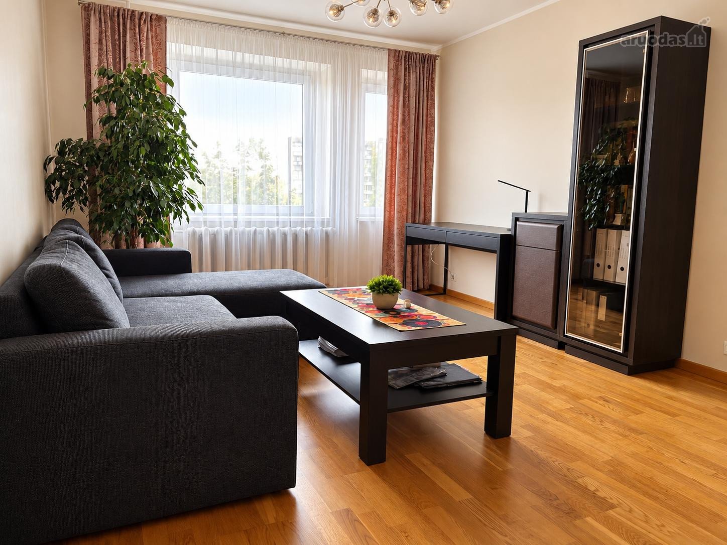 Parduodamas Erdvus Ir Šviesus 3 Kambarių