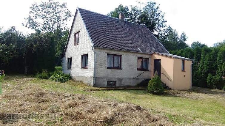 Parduodamas erdvus dviejų aukštų 126 m2