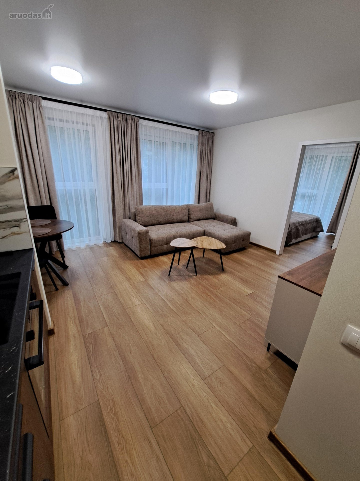 Visiškai naujas 2 atskirų kambarių butas