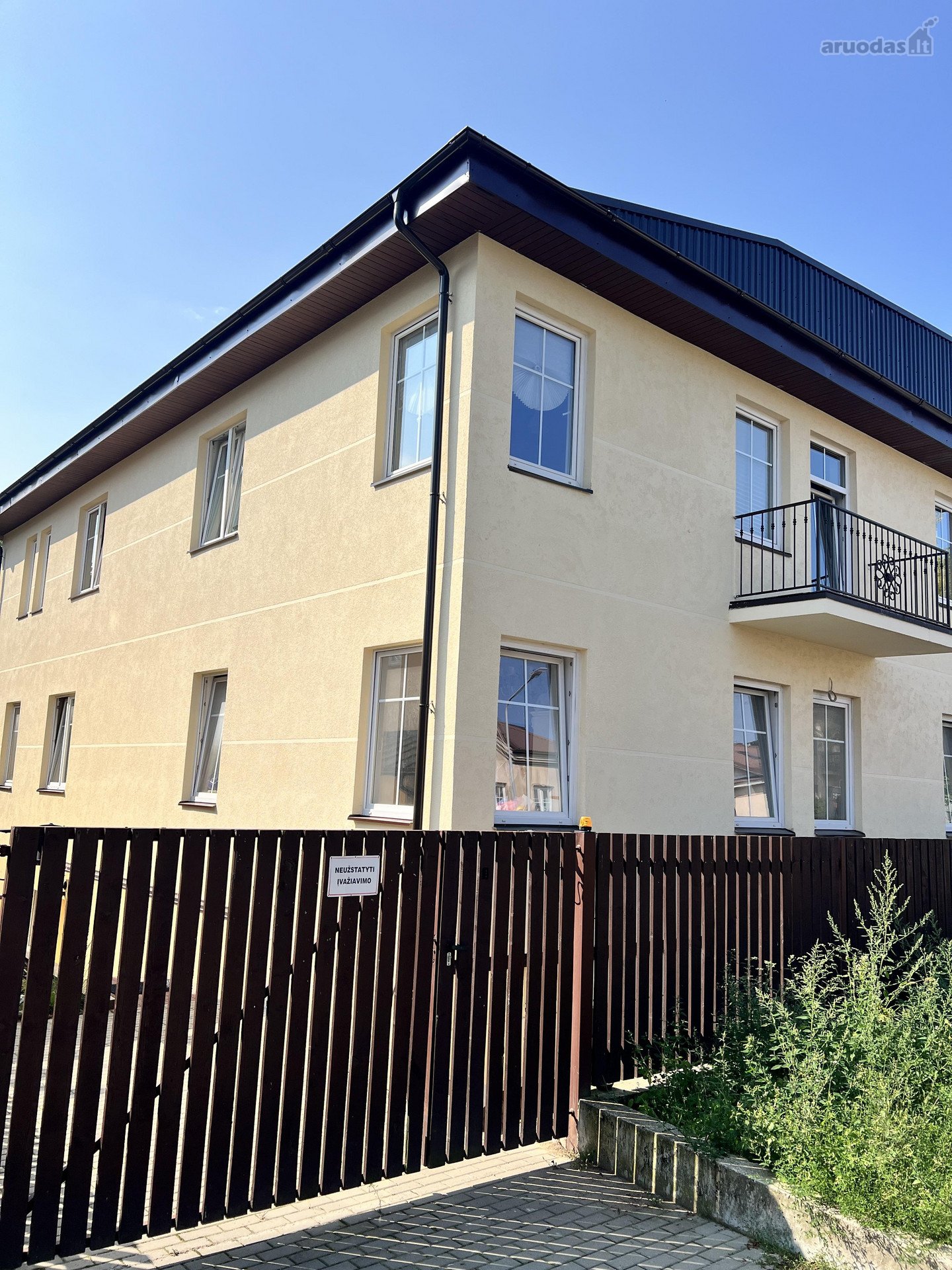 Nuomojamas 3 kambarių būtas su atskirais
