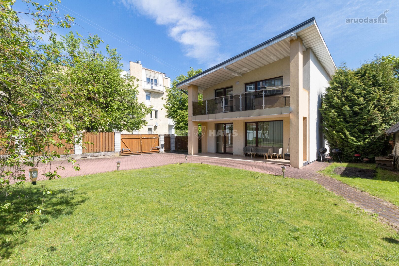Išnuomojamas 3 kambarių, 120 m² sublokuotas