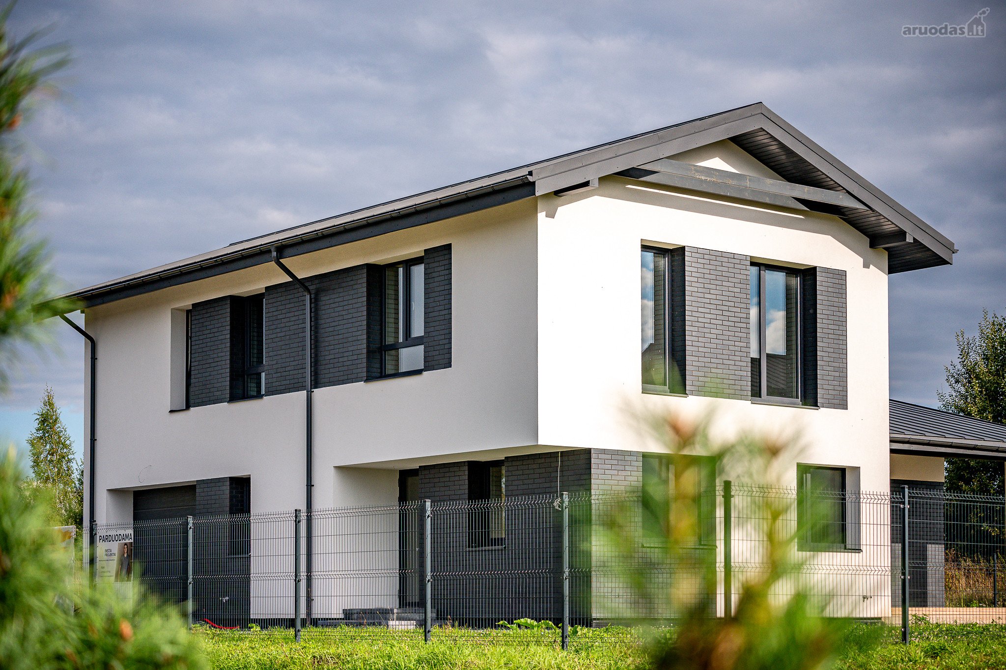 Erdvus 175 M² Vienbutis Namas Su Garažu Ir 10