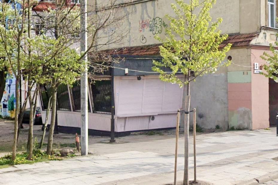 Išnuomojamas 30 kv.m. prekybinis kioskas.