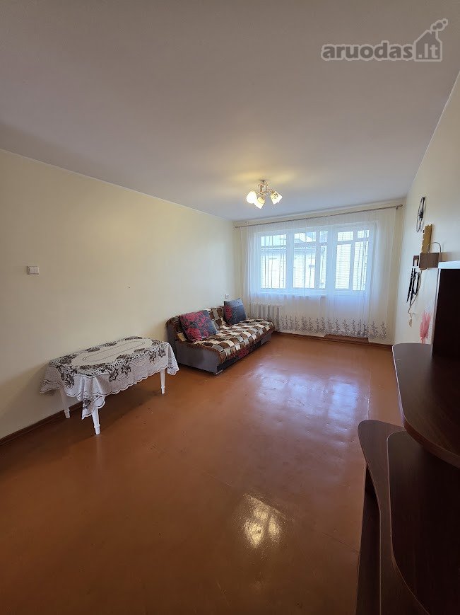 Išnuomojamas 2 kambarių butas.