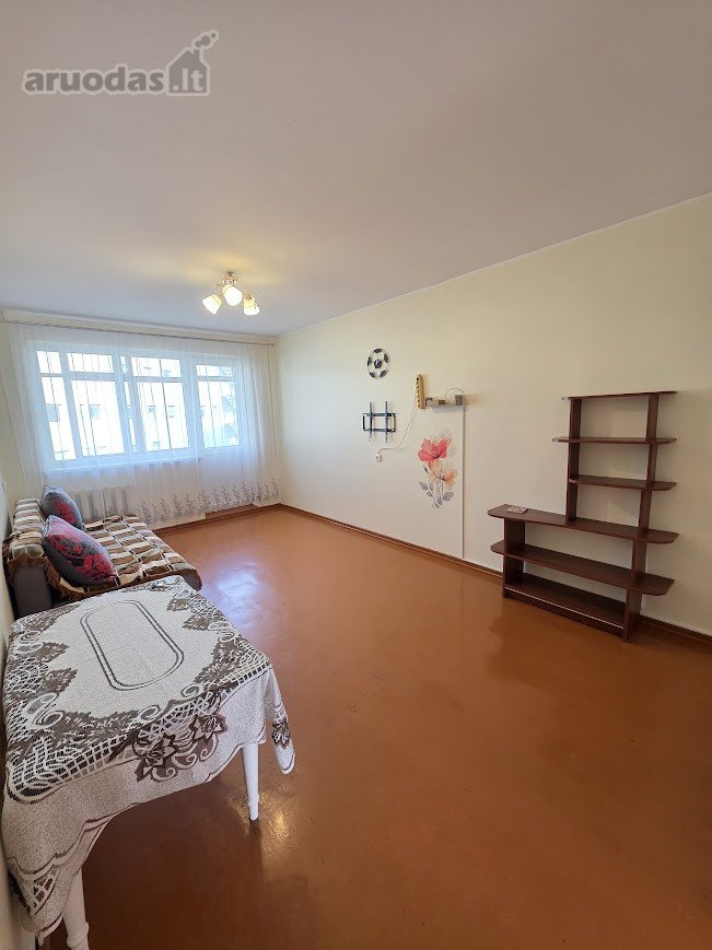 Išnuomojamas 2 kambarių butas.