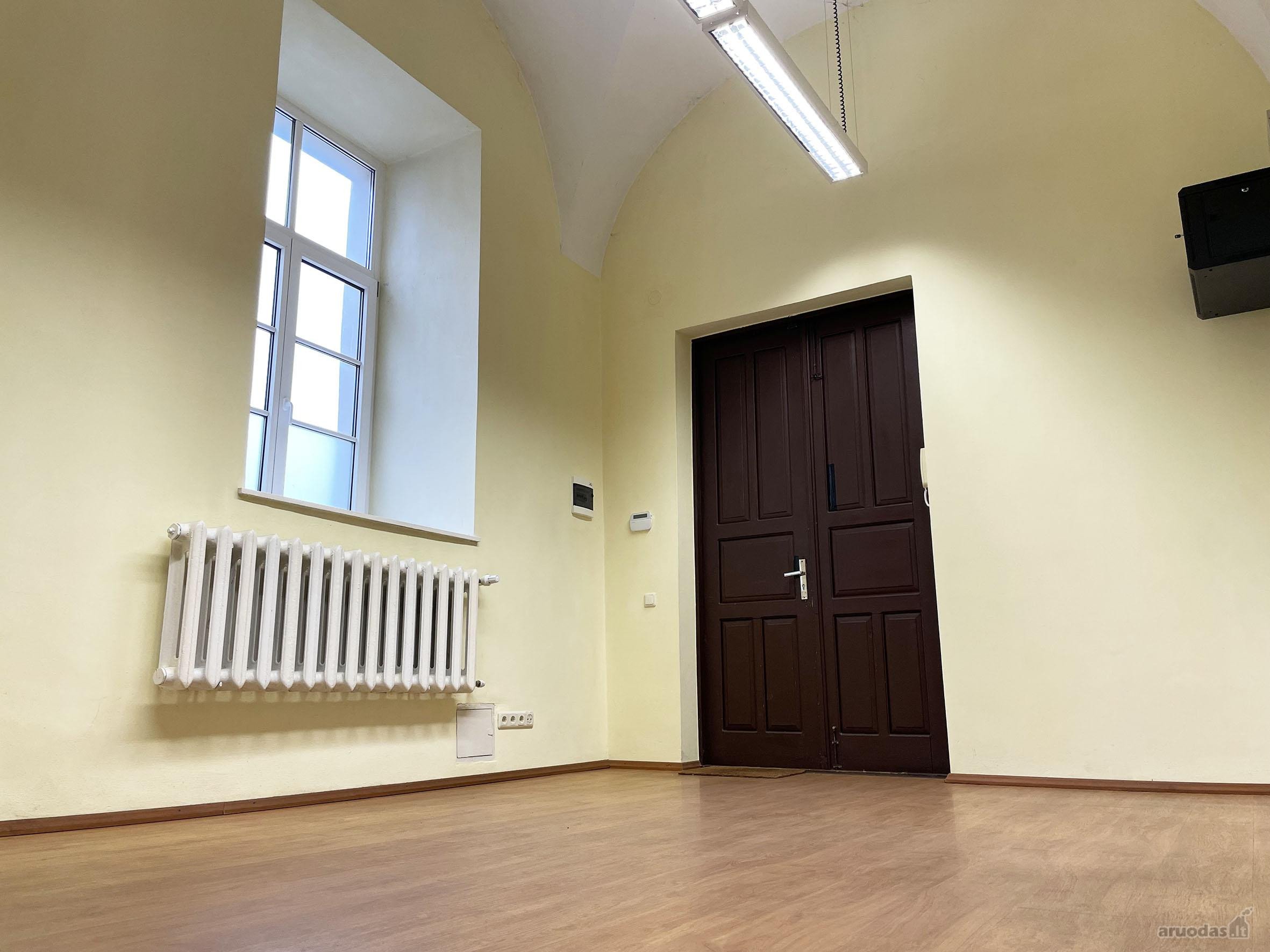 48 m² Patalpos Istoriniame Komplekse  M. K.