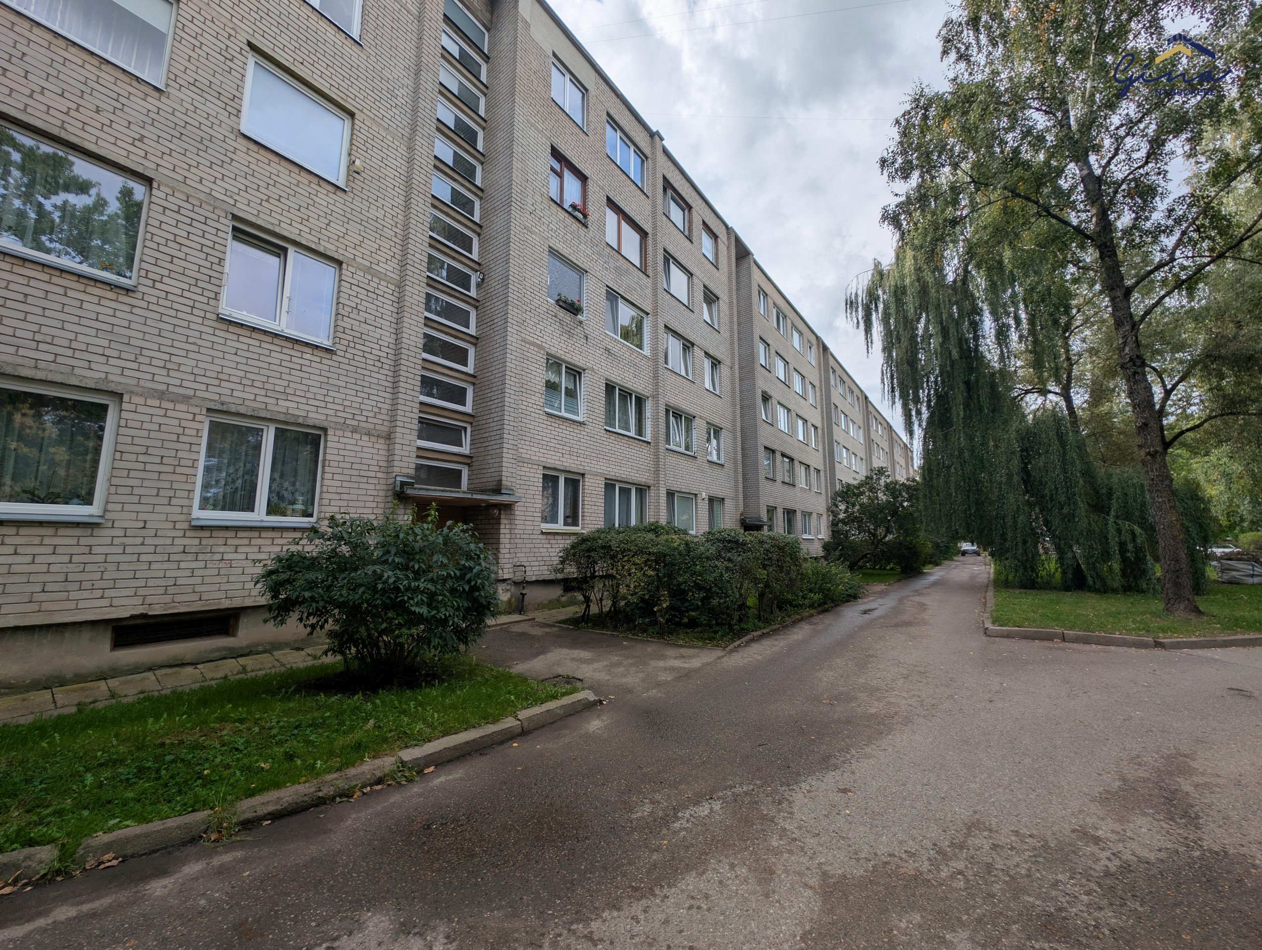 Parduodamas erdvus 3 kambarių butas Prancūzų