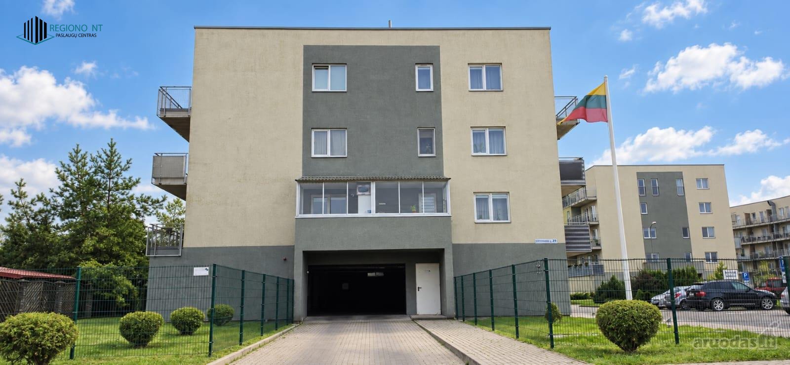 Parduodamas Trijų Kambarių Butas