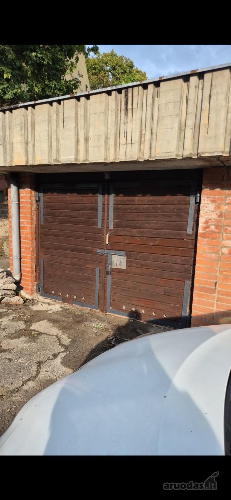 Parduodu garažą Kauno Centre Trakų g. 16-1.