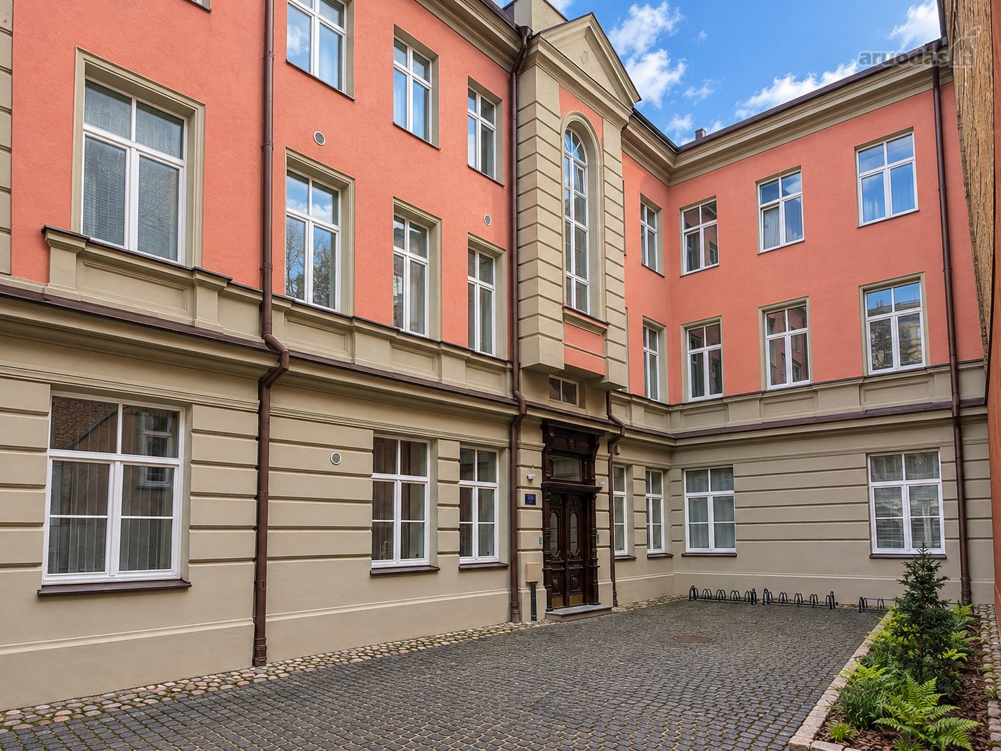 Nuomojamos 55 m² komercinės patalpos