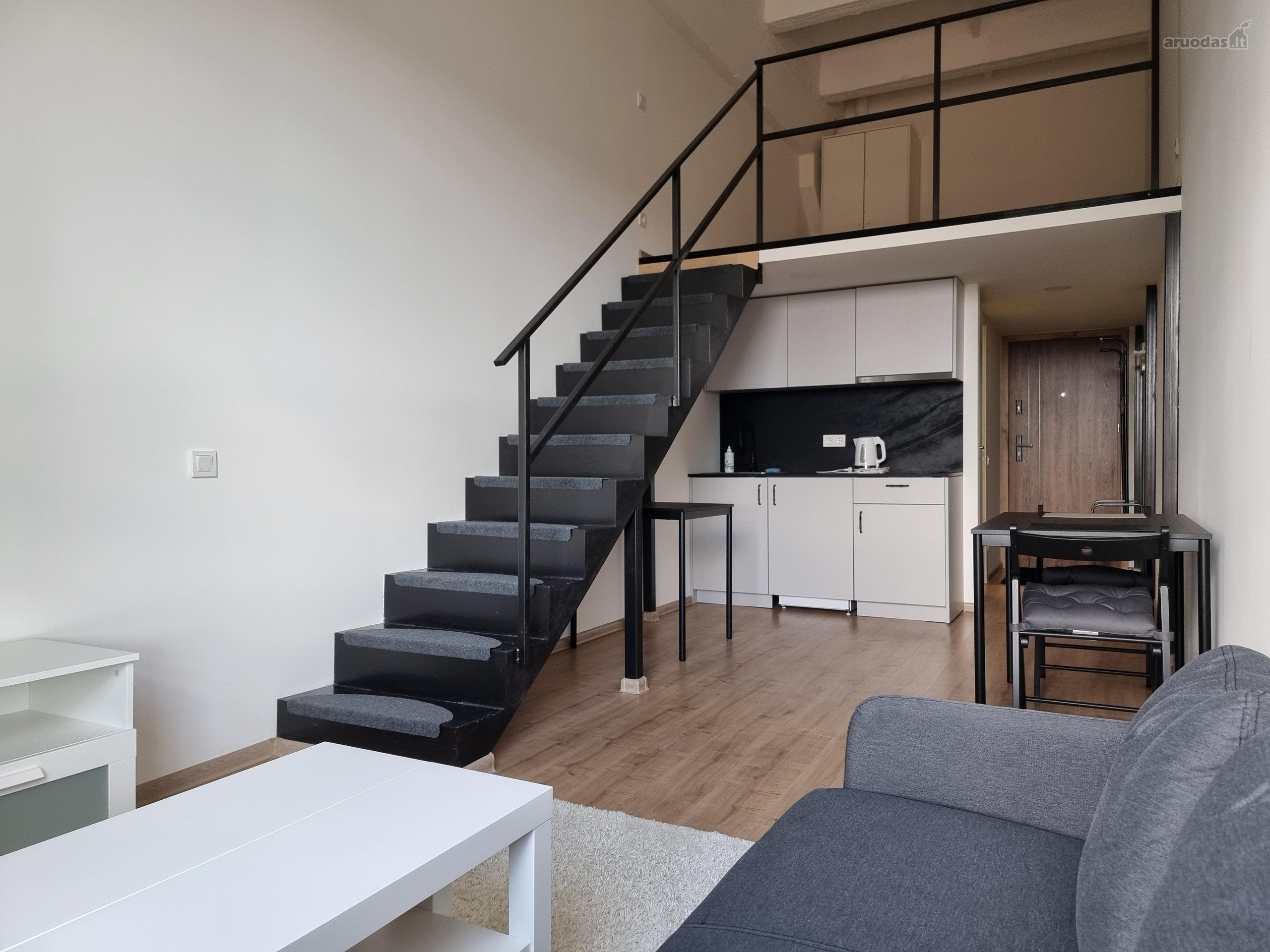 Parduodu naujai įrengtą loftą, esantį Bijūnų