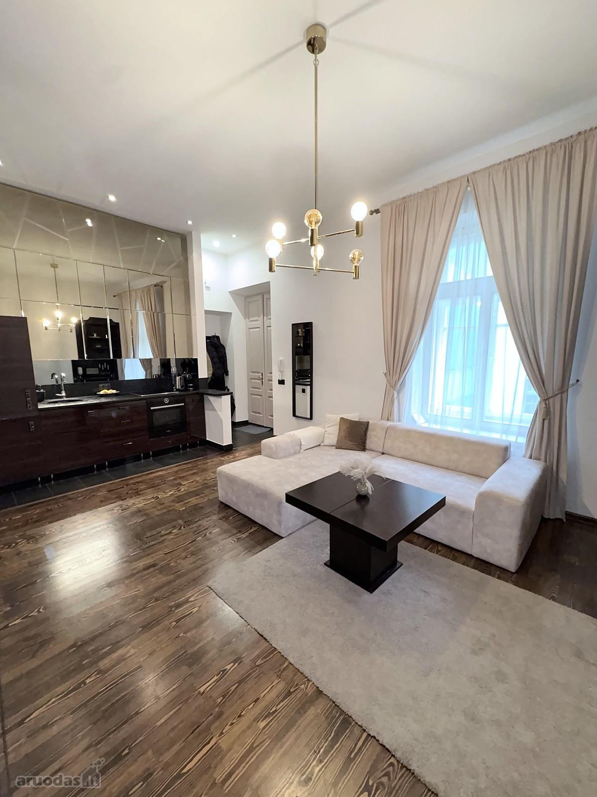 Nuomojamas 39 m² dviejų kambarių butas