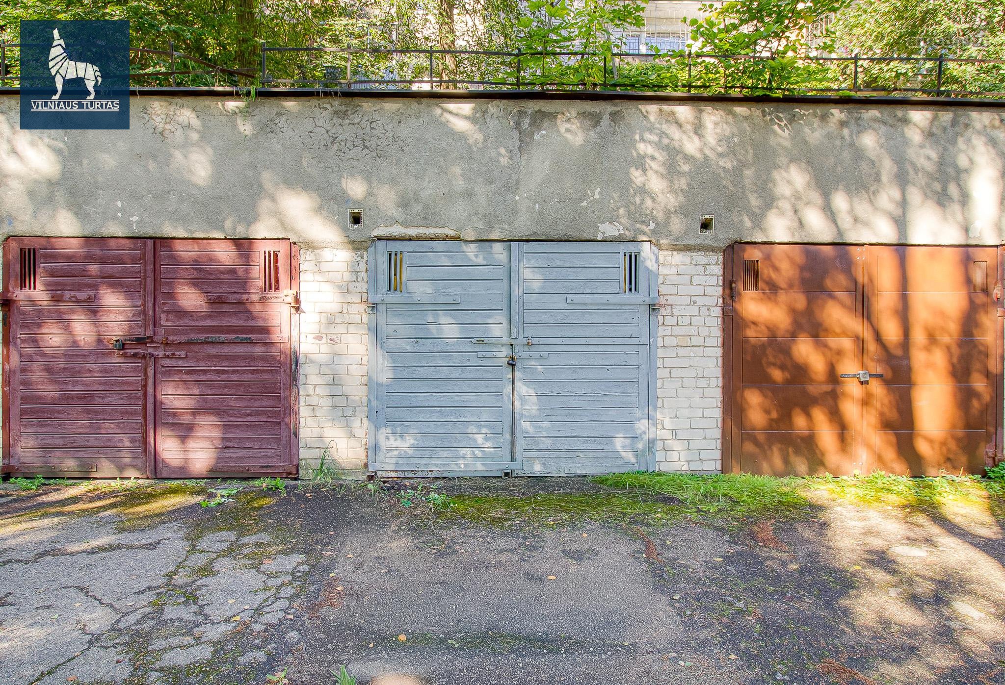Parduodamas Garažas Naujininkų G. 13a, Vilniuje 