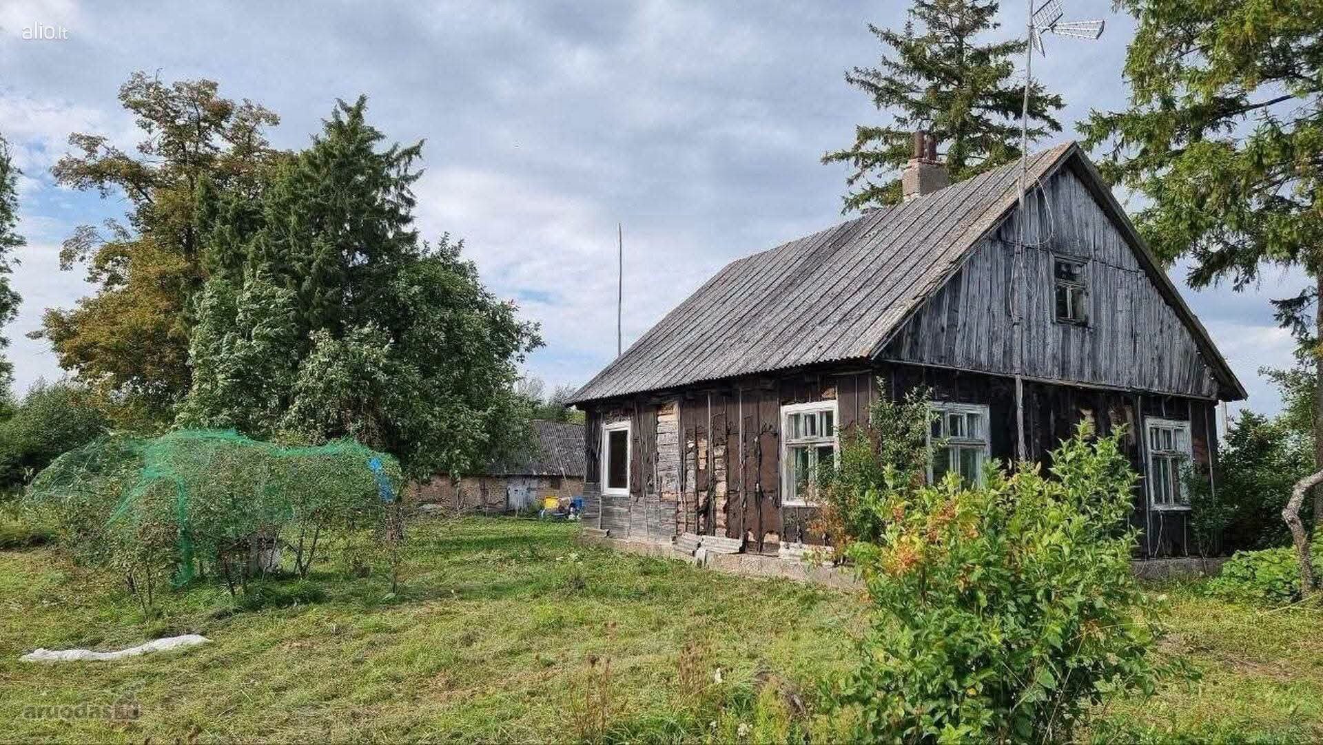 Parduodama sodyba išsimokėtinai su 29 a