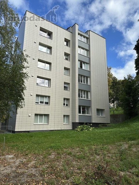 Renovuotame name parduodamas 2 kambarių butas