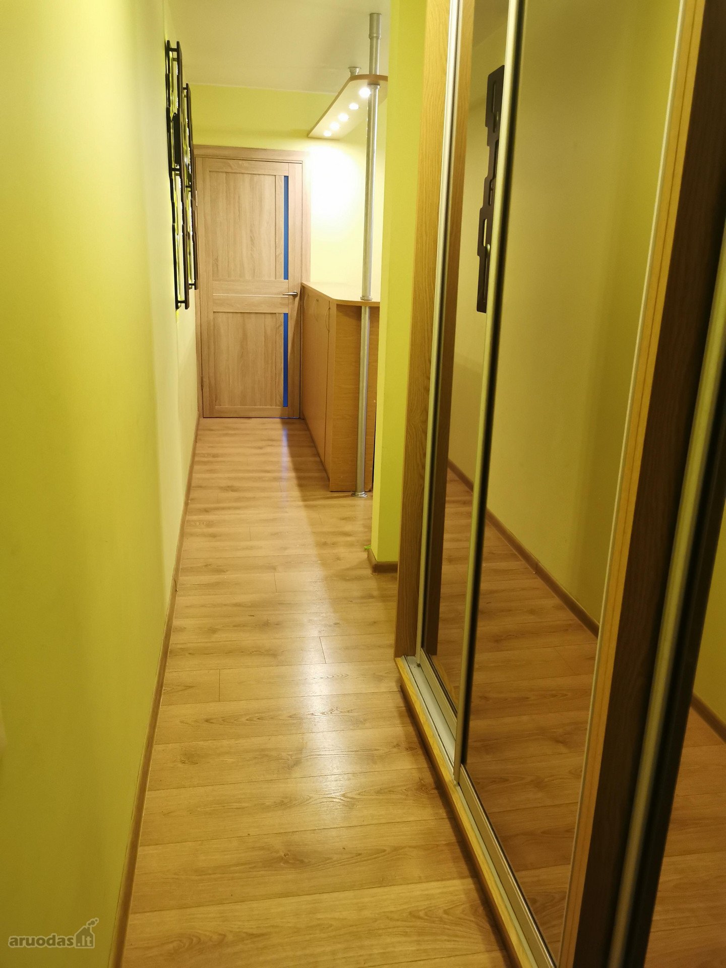 Parduodamas tvarkingas 3kambarių butas netoli