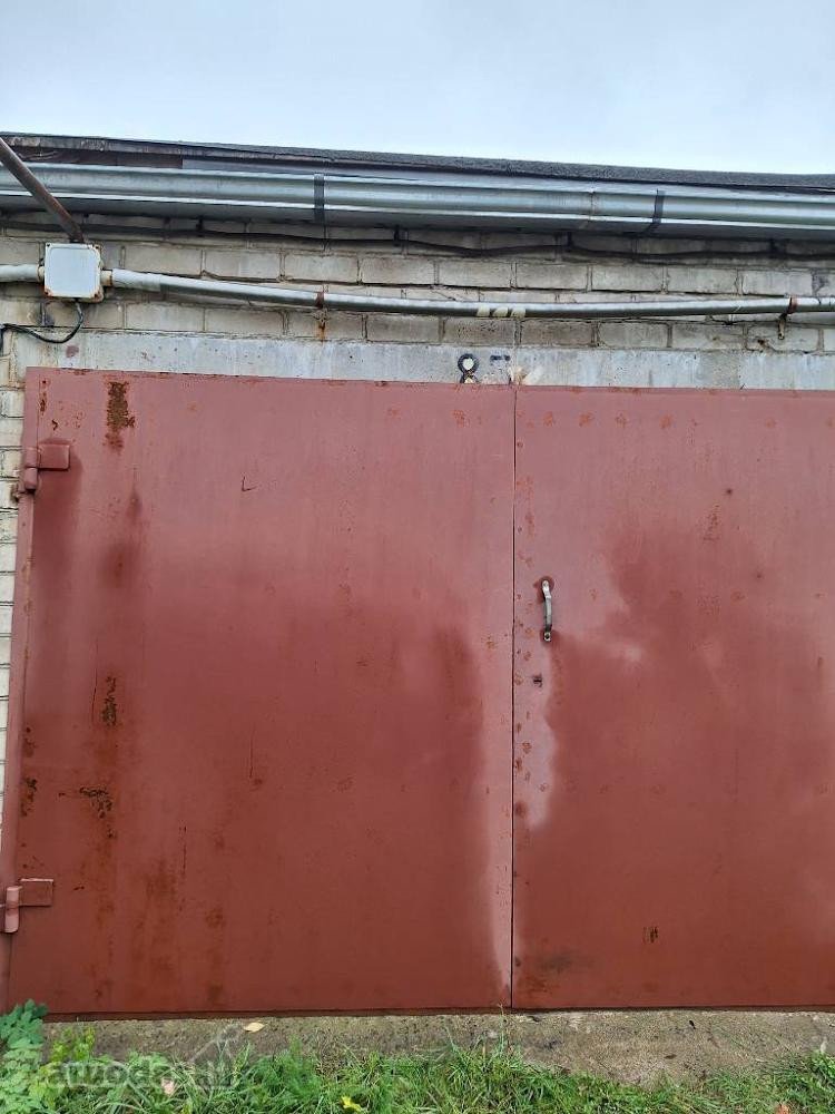 Parduodamas Erdvus 47 m² Garažas Su Šildymo