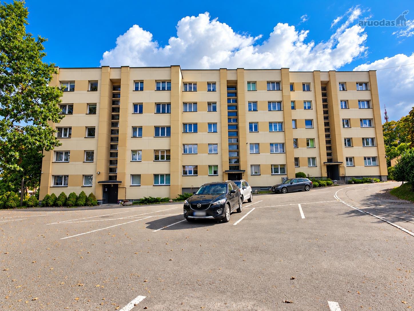 2 Kambarių Butas Telšiuose – Renovuotame Name
