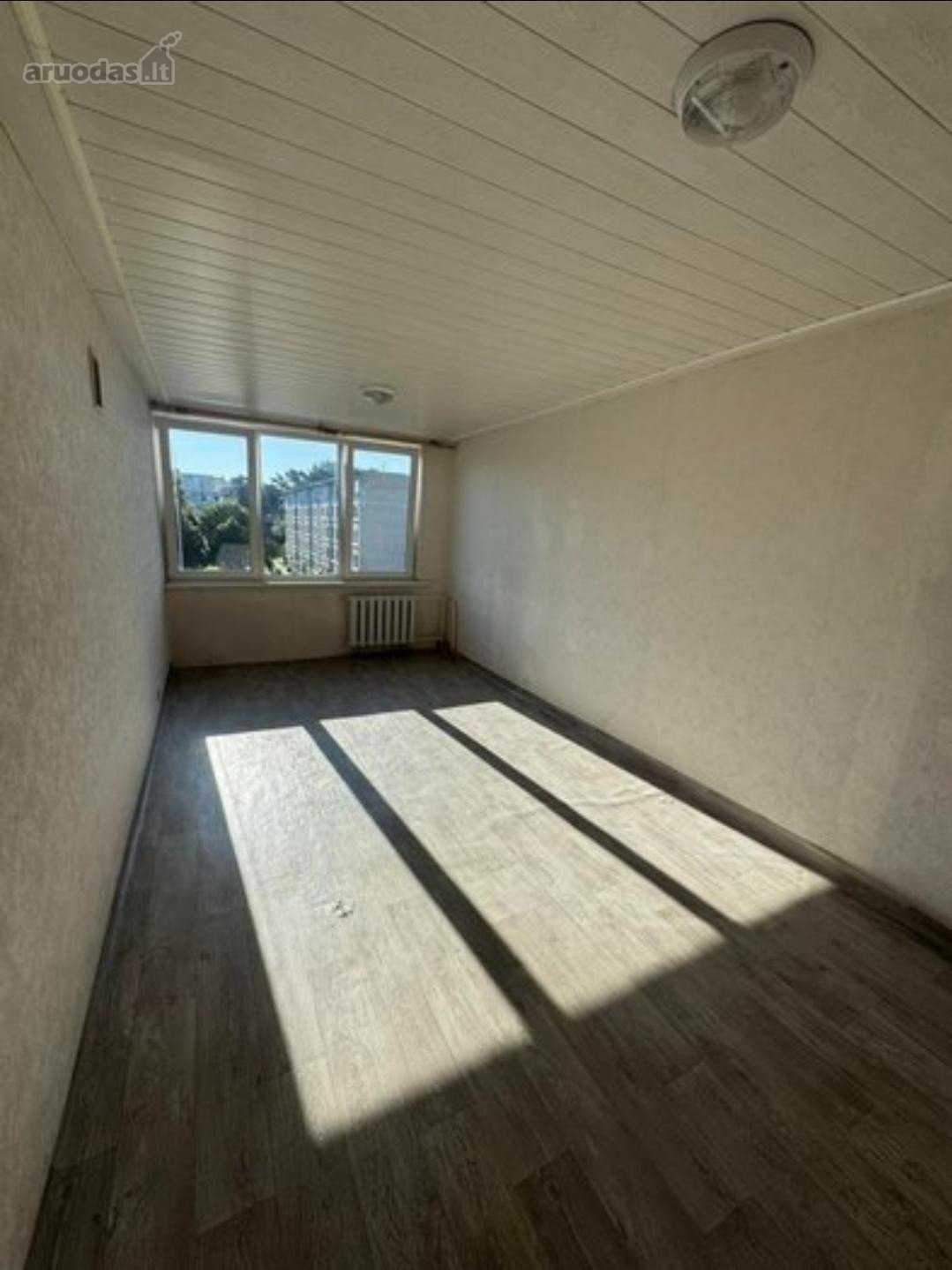Nuomojamas bendrabutis be baldų.