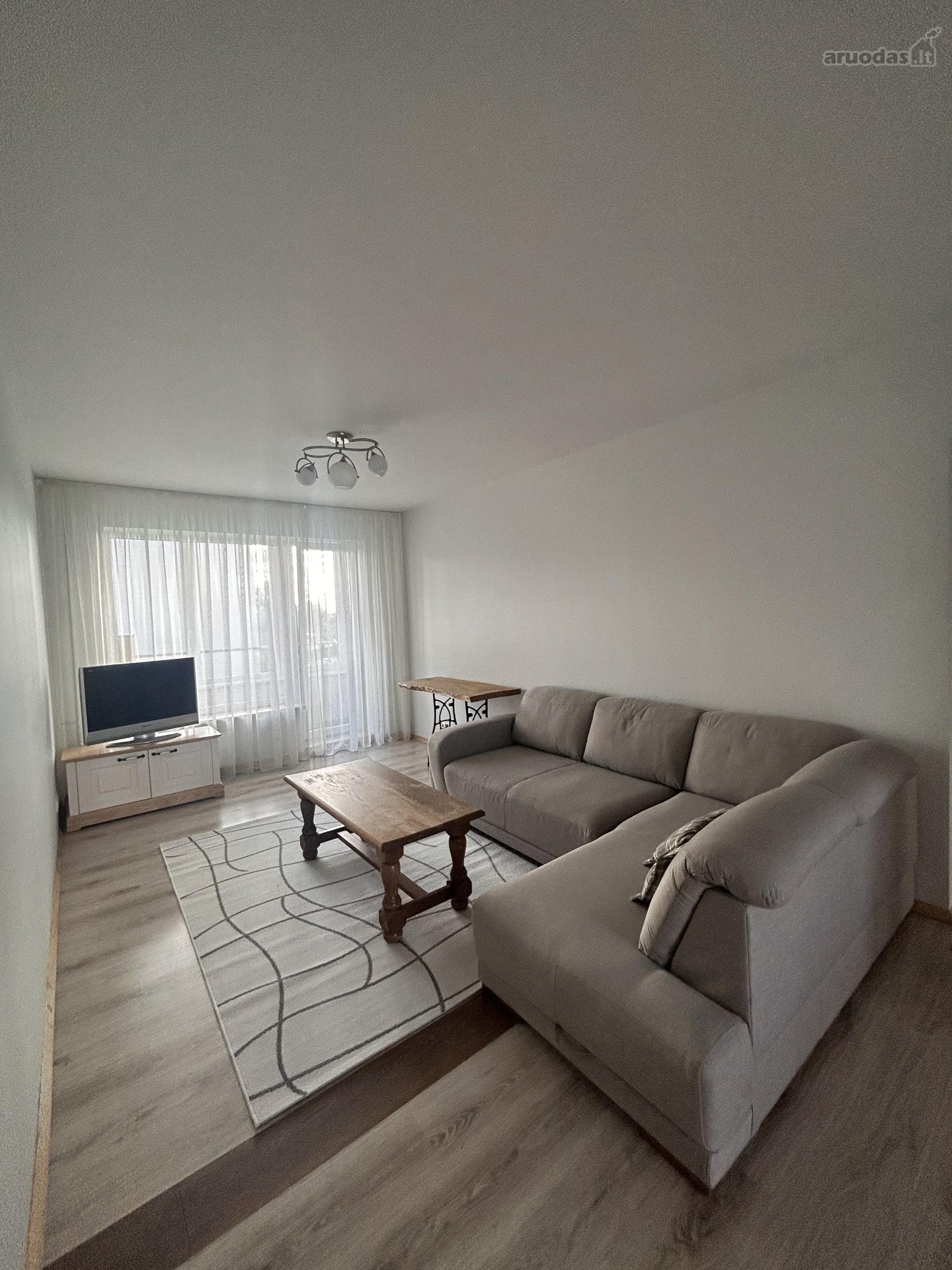 Lokacija puiki - šalia upė, vaikščiojimo
