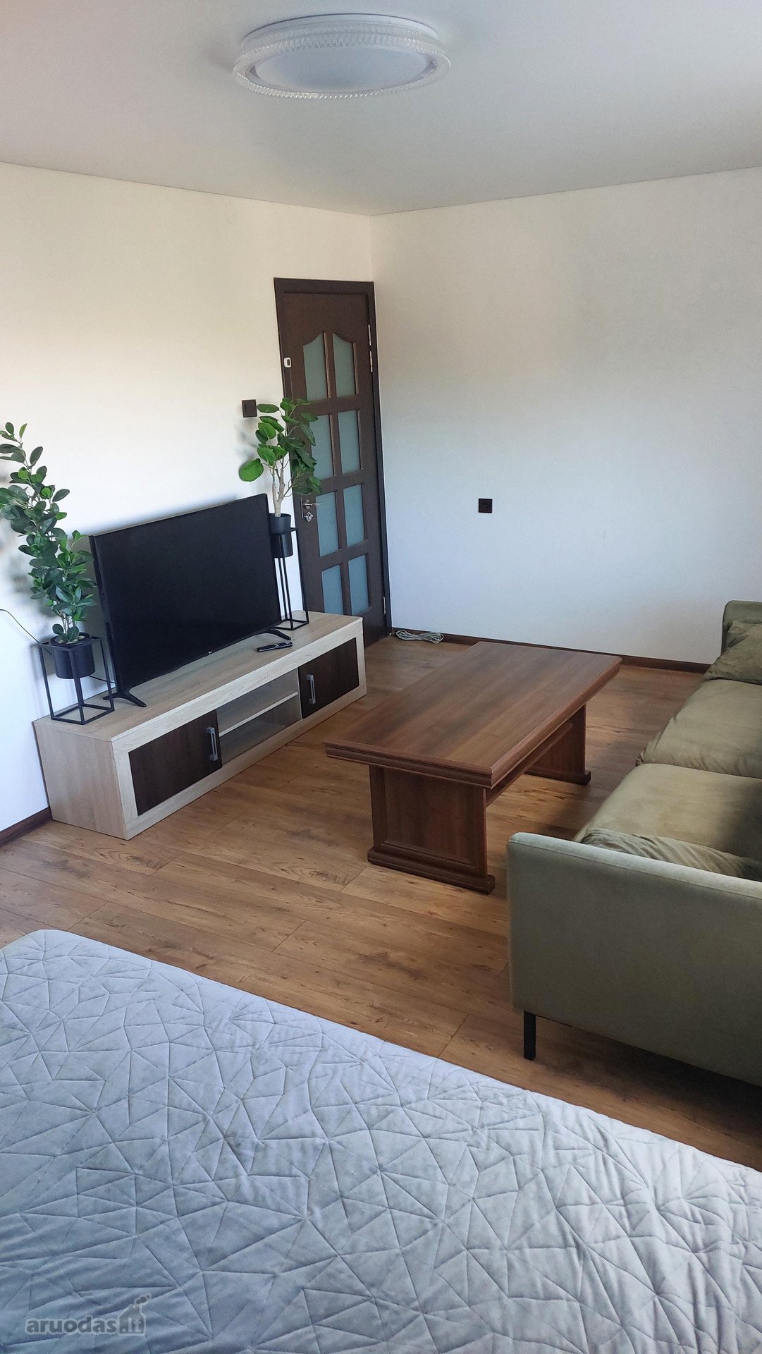 Išnuomojamas 50 m², 2 atskirų kambarių butas