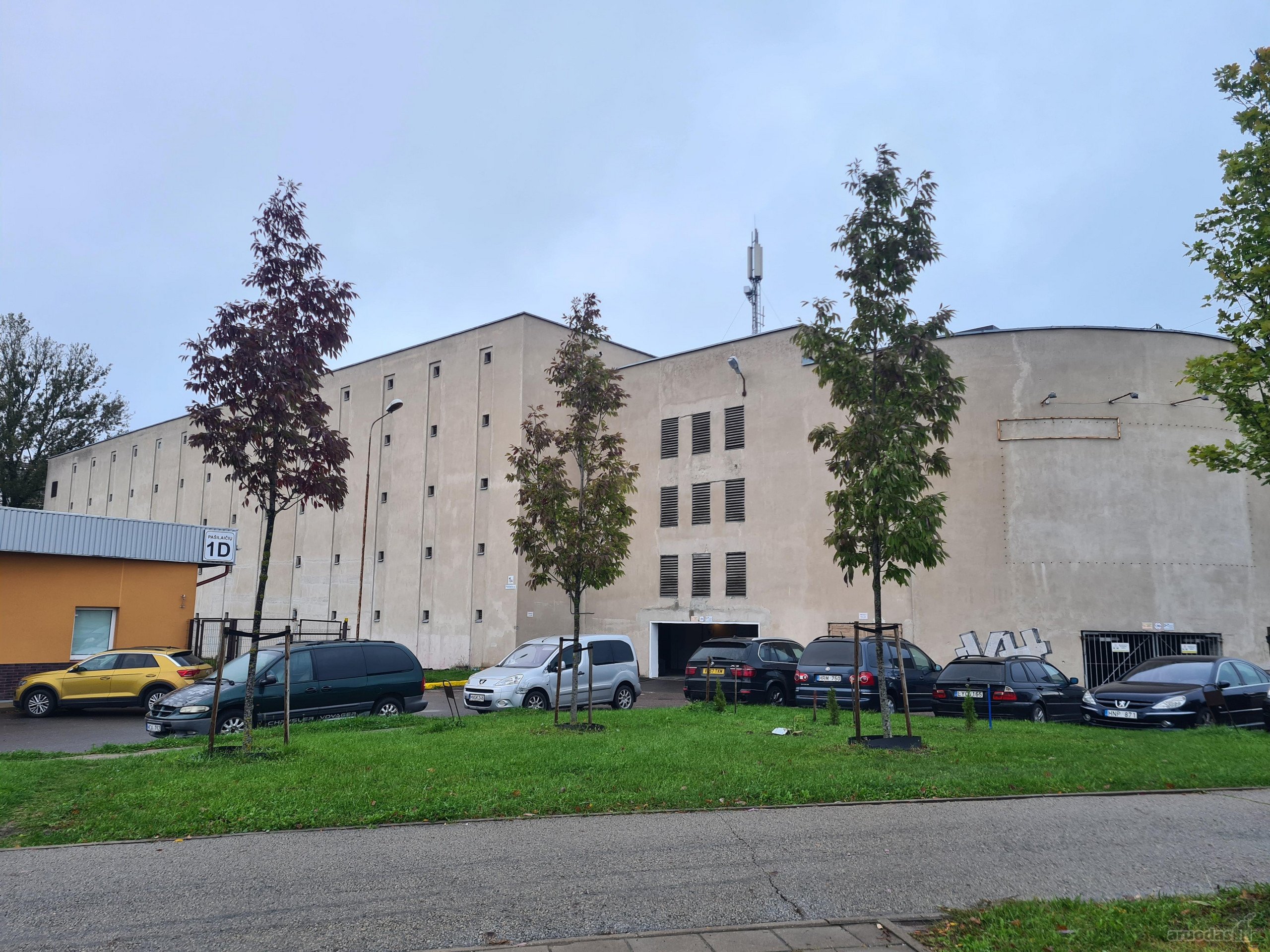 Parduodamas Sausas Ir Tvarkingas Garažas –