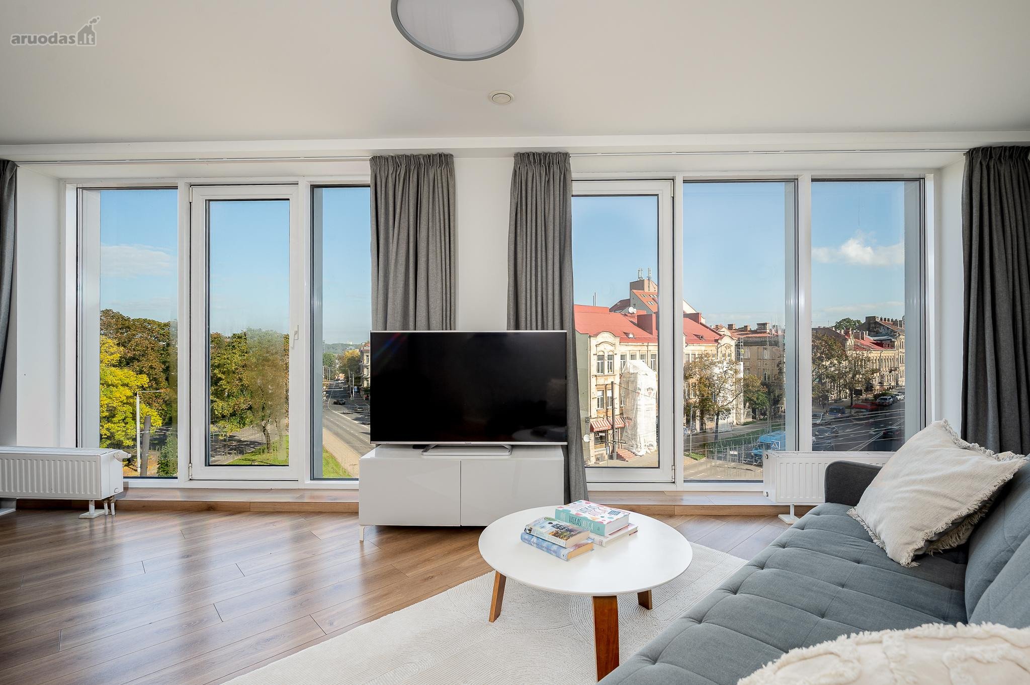 Modernus 2 kambarių butas Naujamiestyje 