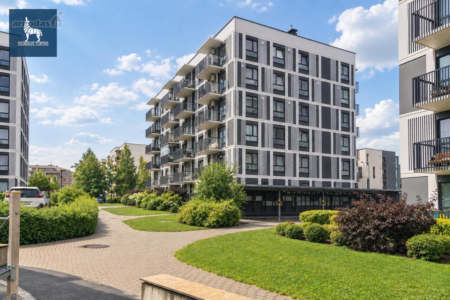 Parduodamas Moderniai Įrengtas 2 Kambarių