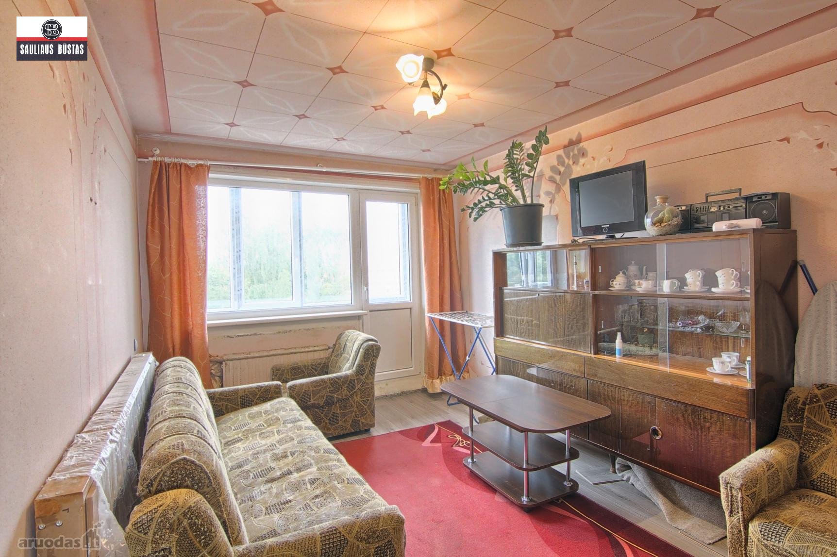 Parduodamas labai pigiai geroje vietoje 2-jų