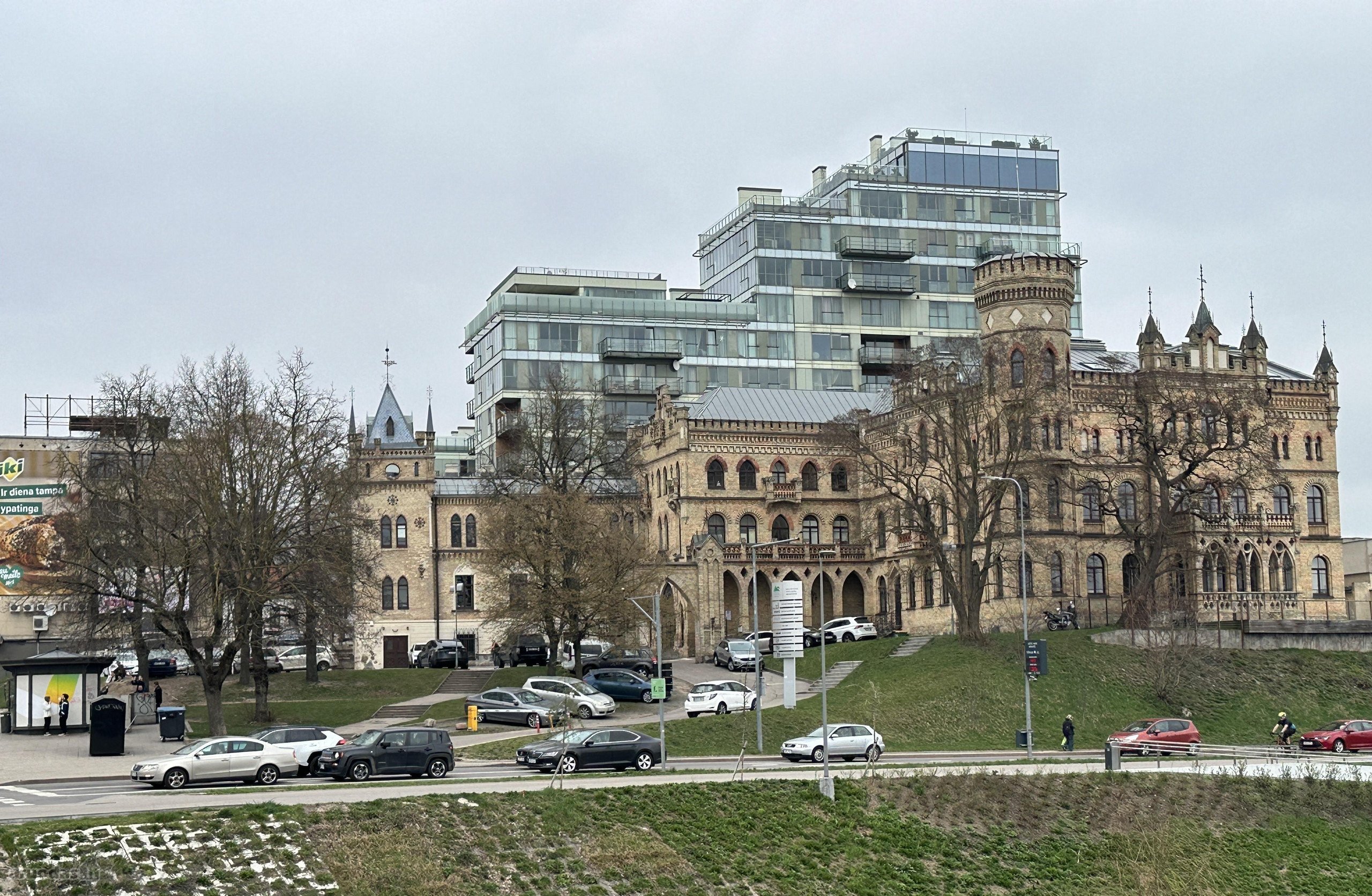 Centre, šalia Žaliojo tilto, nuomojamas 2