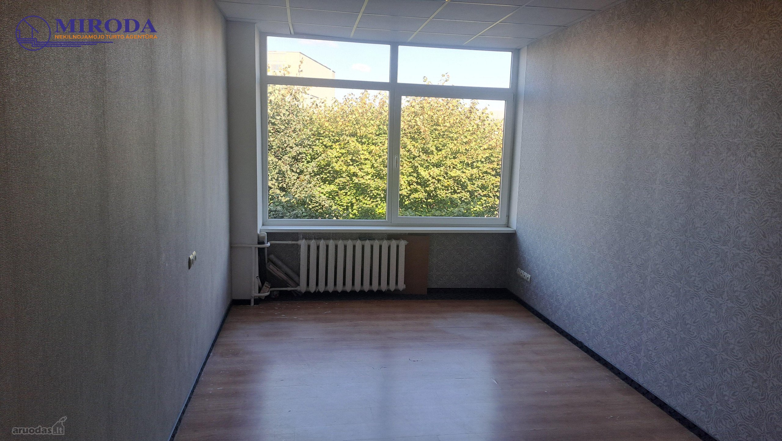 Išnuomuojamos administracinės - biuro