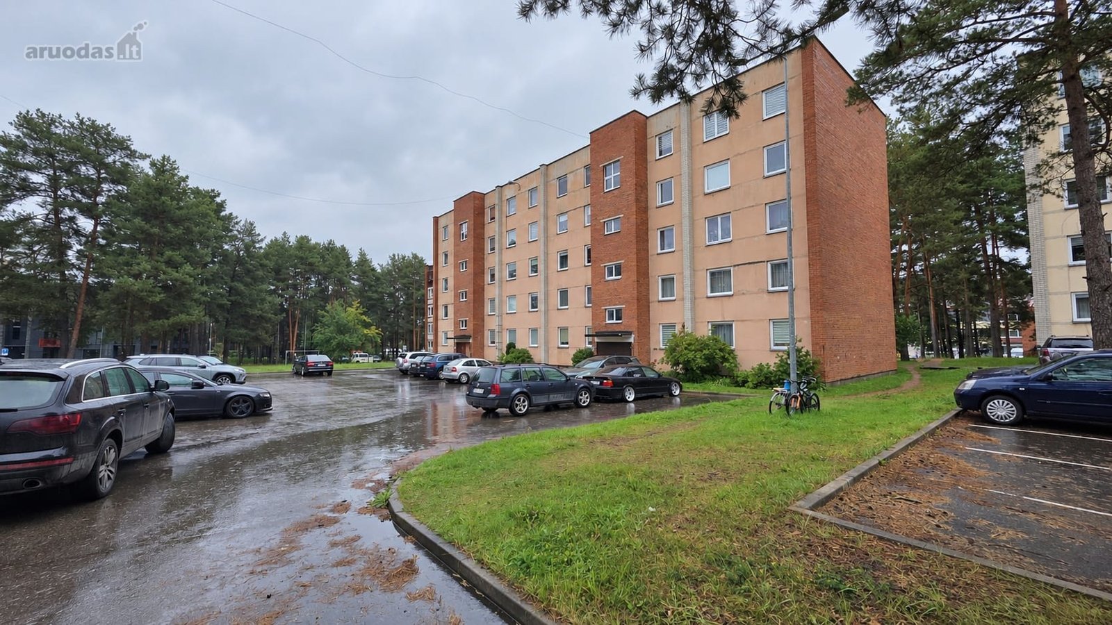 Parduodamas 2 kambarių butas Varėnoje,