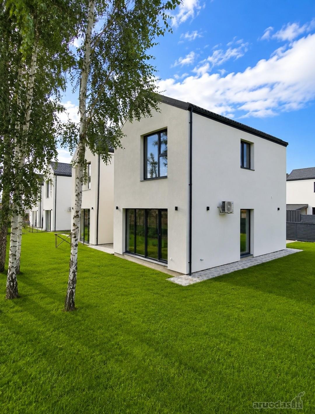 Parduodamas Įrengtas Kotedžas 102 m2, Su