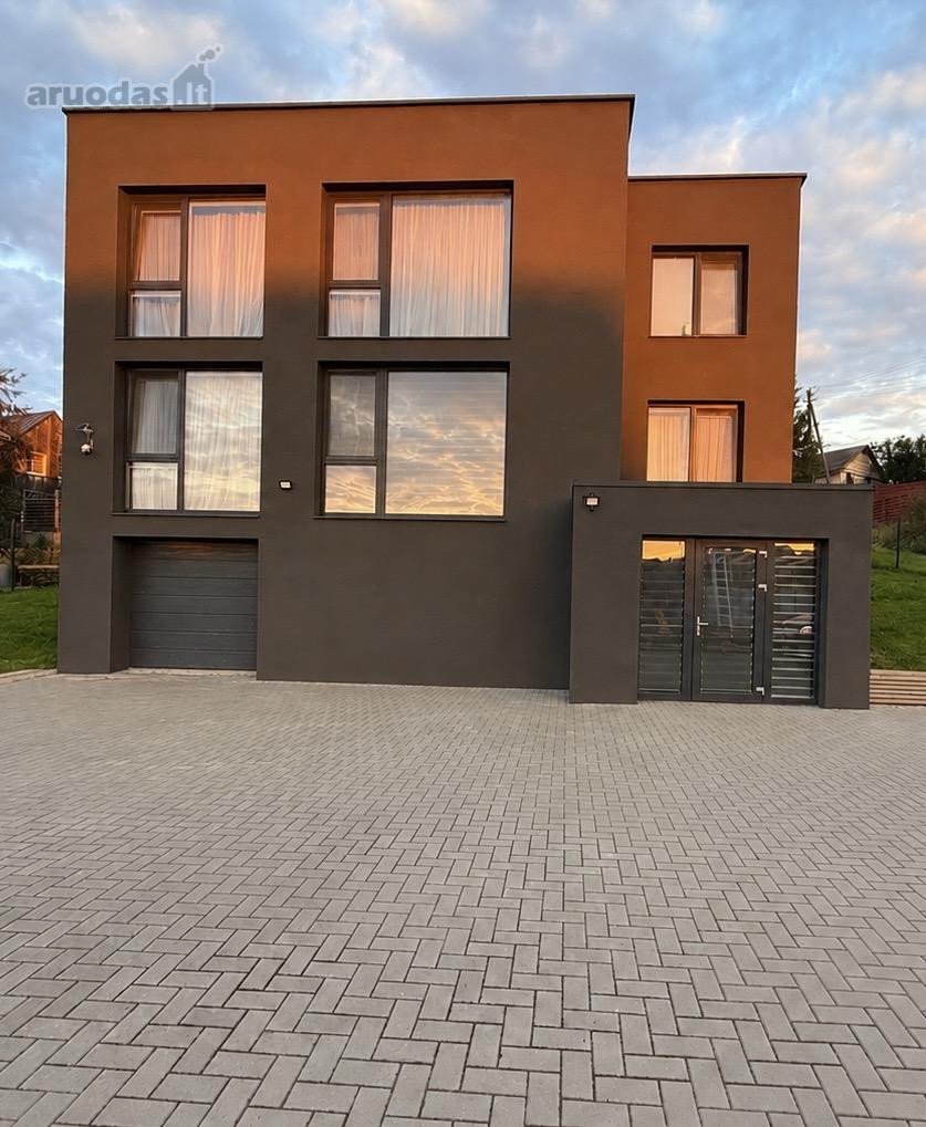 2024 M. Naujai Pastatytas 282 M² Namas Su 16