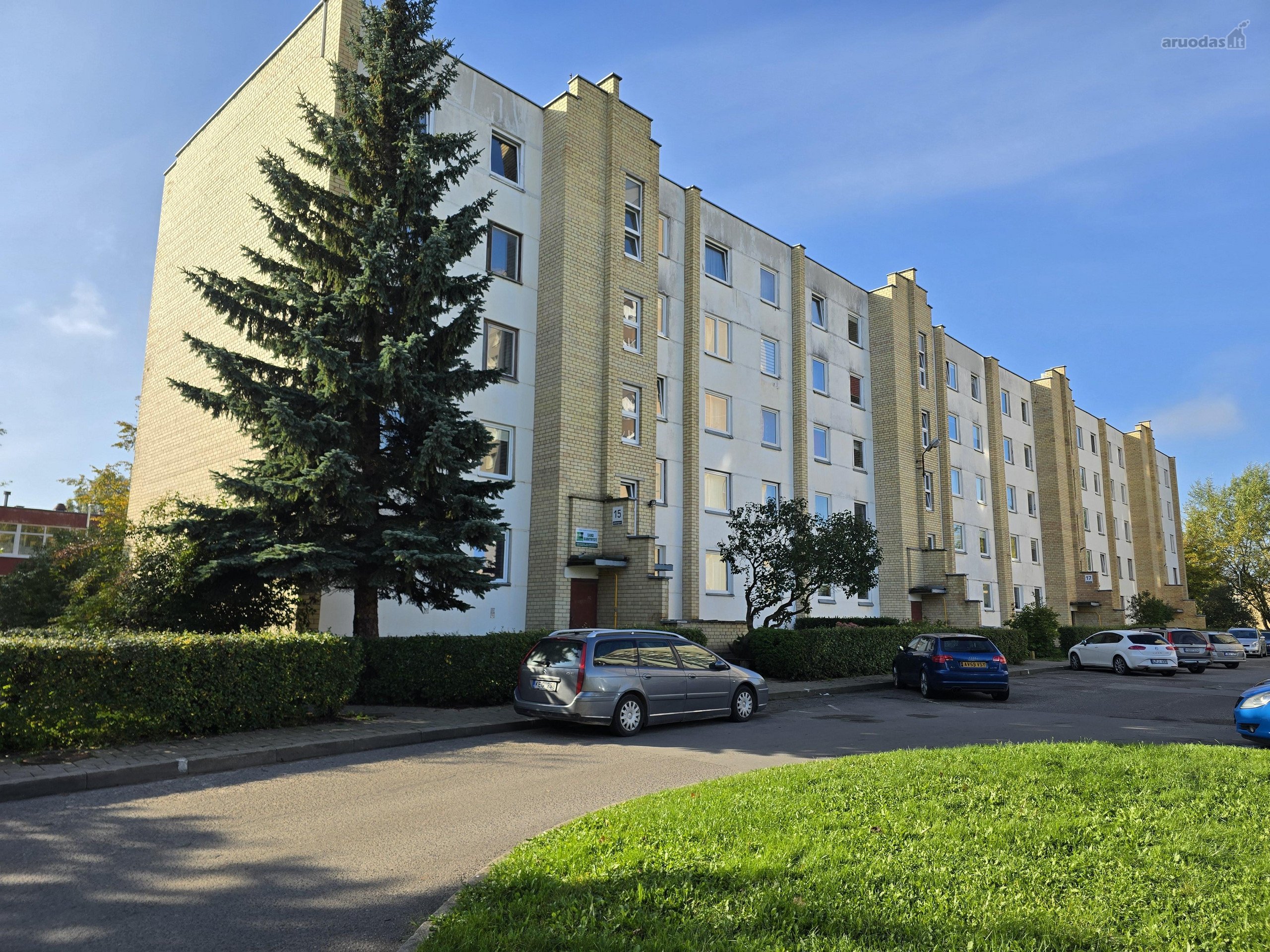 Parduodame šviesų ir jaukų 2 kambarių butą