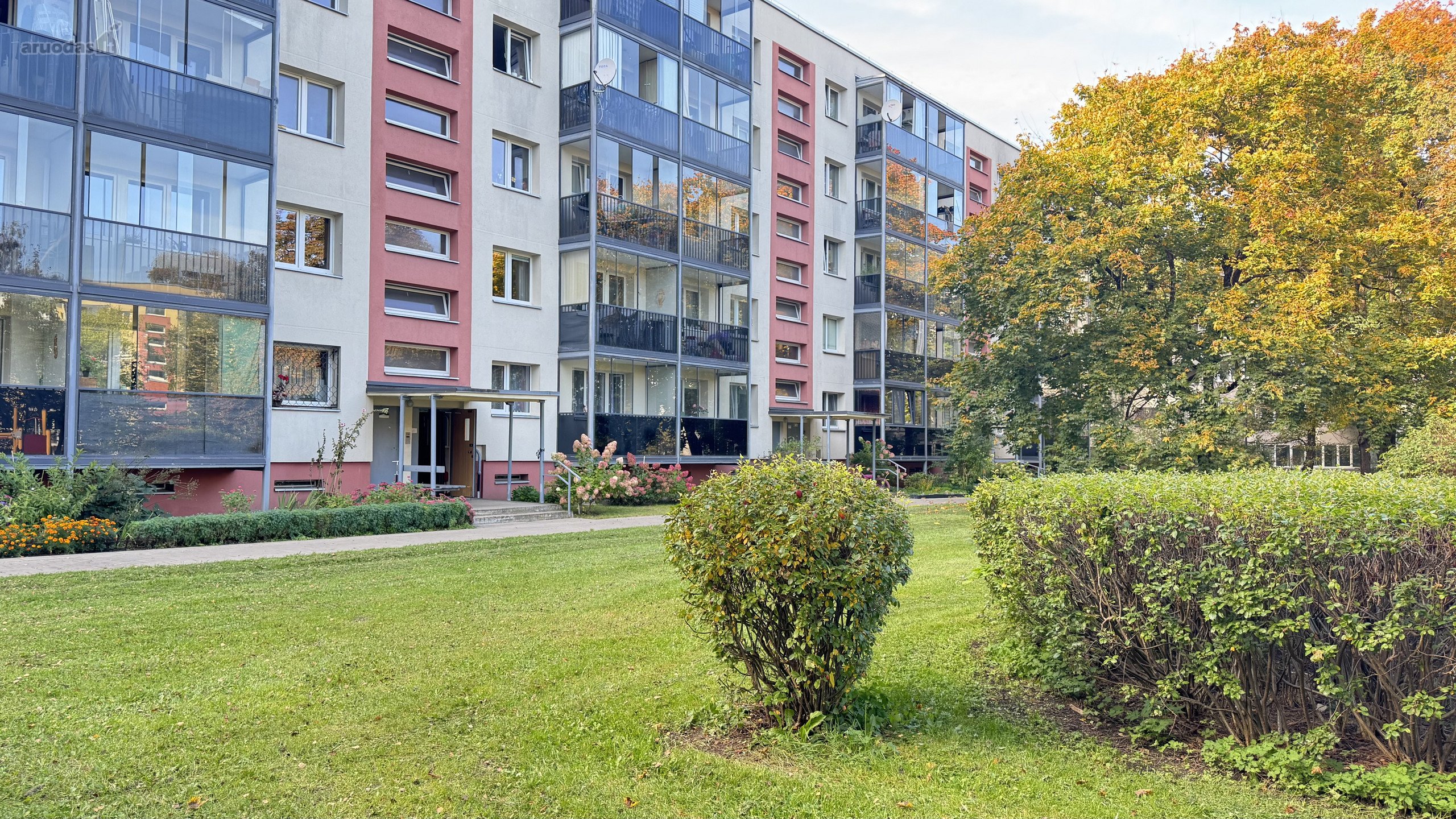 Parduodamas Jaukus ir šviesus butas