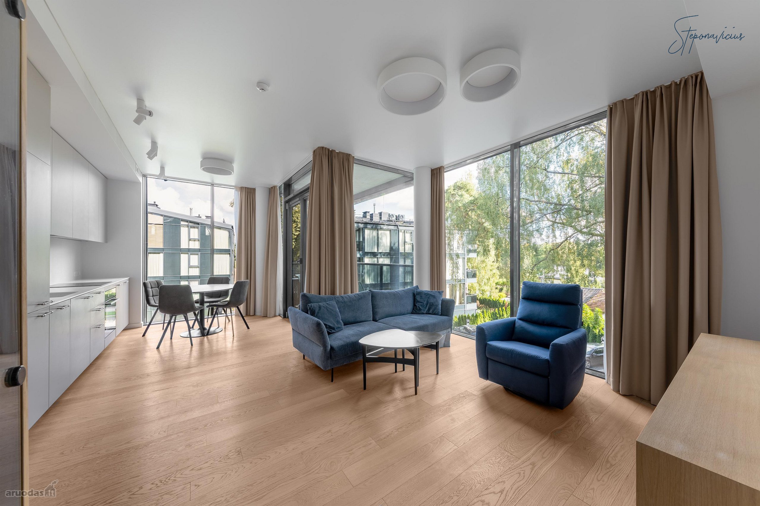 Parduodamas erdvus 65 m² butas vienoje
