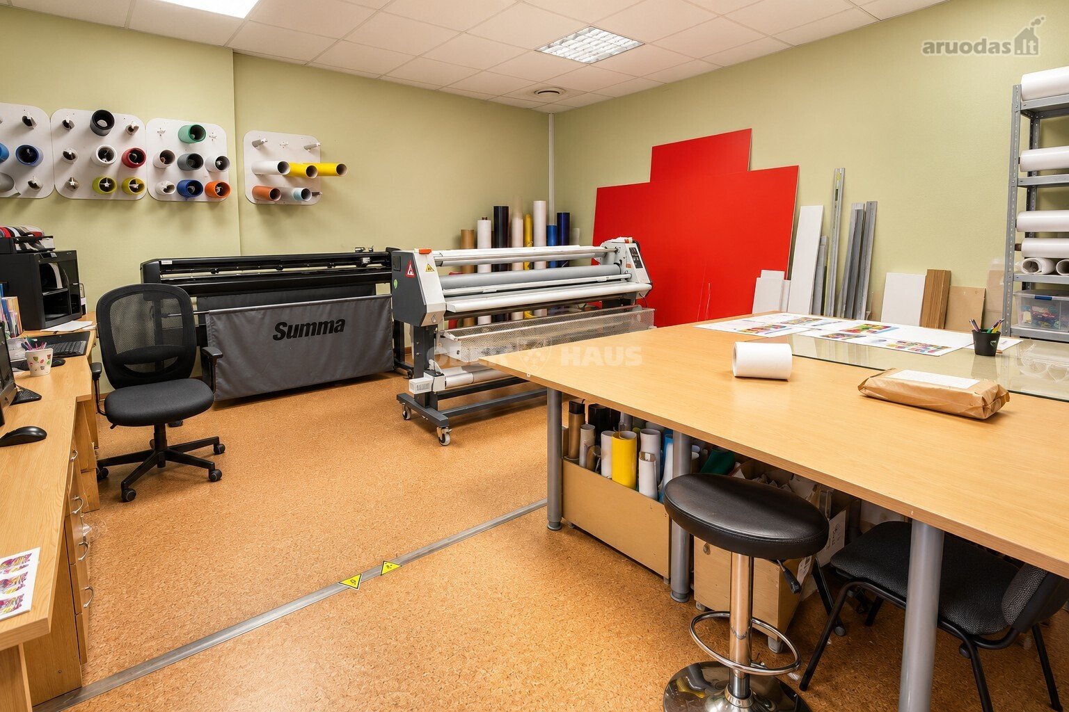 Parduodamos 128,26 M² Komercinės Patalpos Su