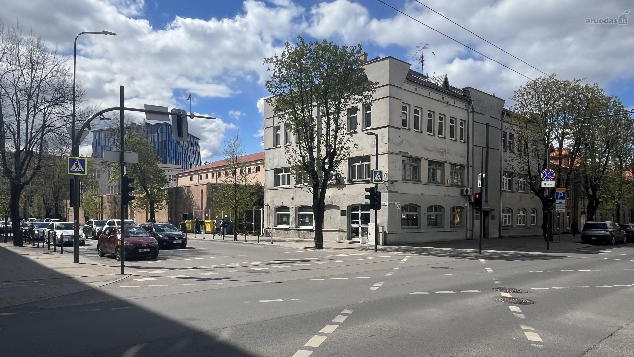 Taro Laisvės alėjos ir pc Akropolis, Kęstučio