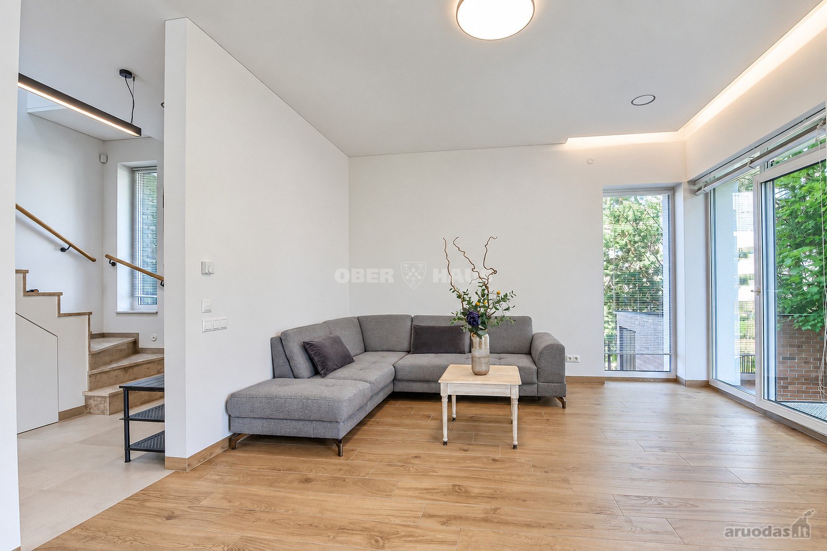 Bright And Stylish 4-room House For Rent In