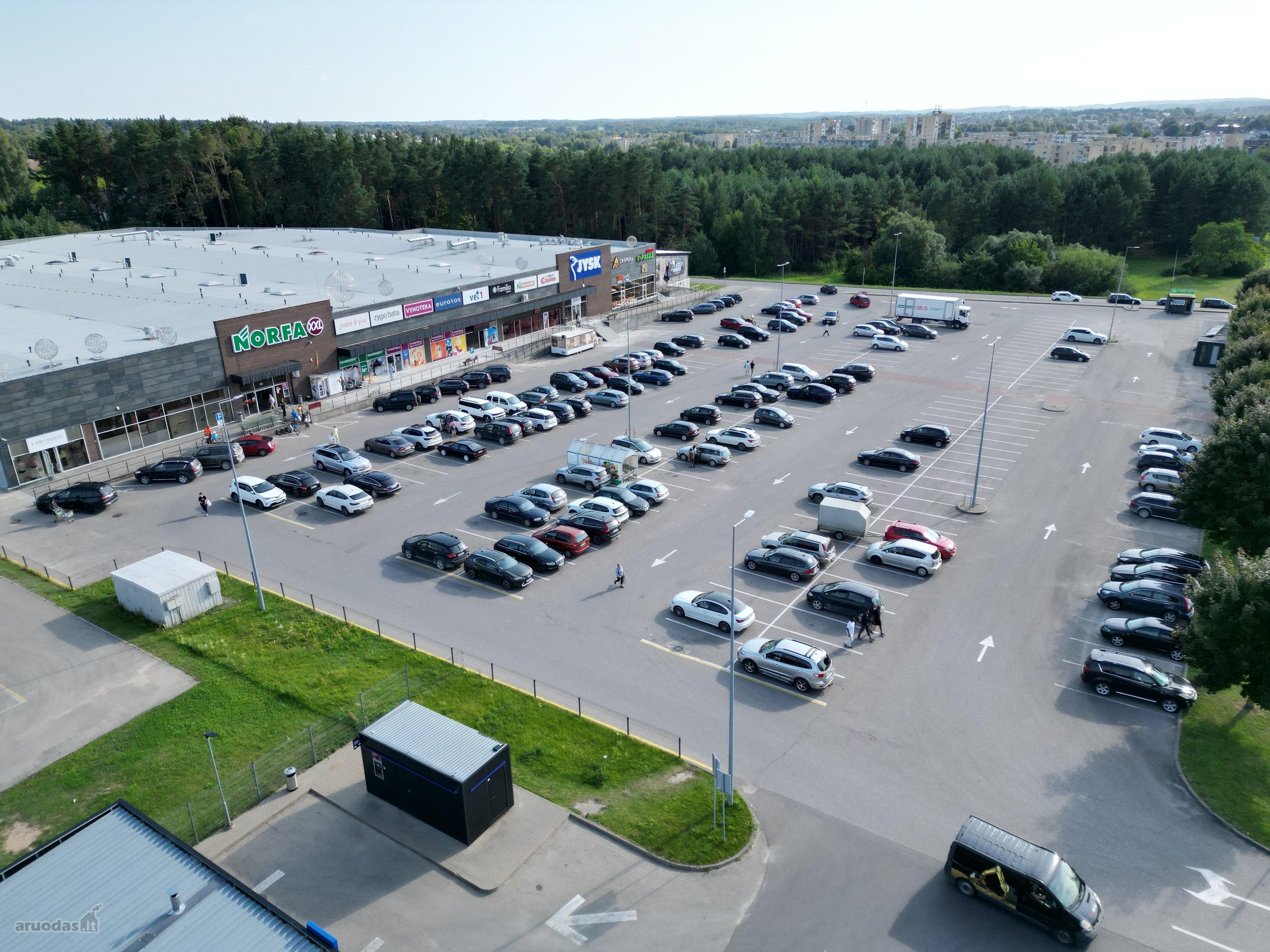 Išnuomojami prekybos centro aikštelės plotai
