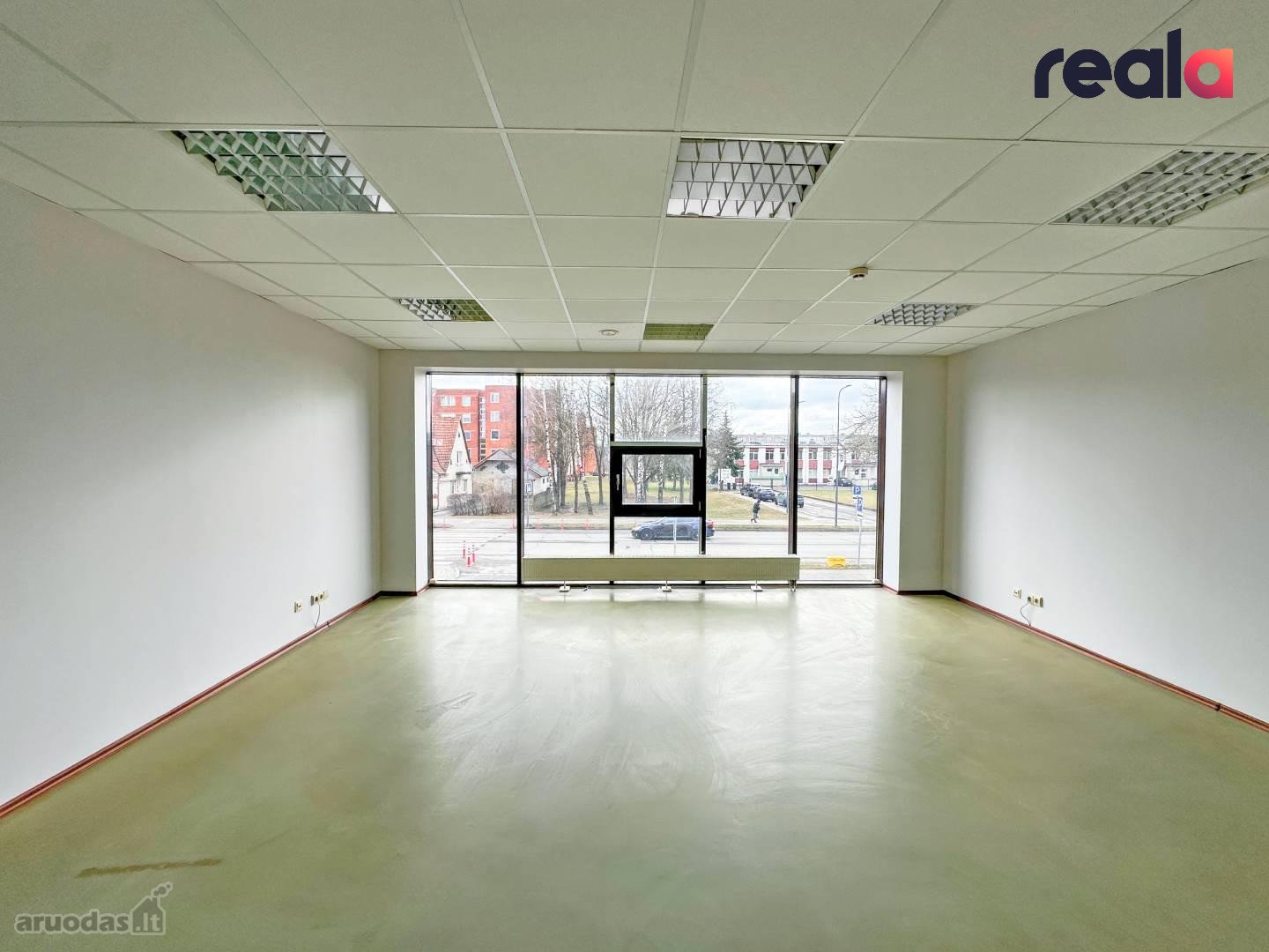 Išnuomojamos itin šviesios patalpos pačioje