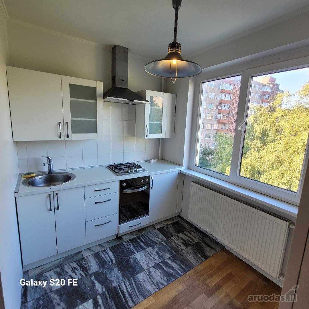 Parduodamas šviesus ir šiltas 61 m² 3